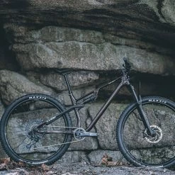 Cube AMS ONE11 C:68X Pro 29 Liquidred´n´carbon -Vélo Soldes CUBE AMS ONE11 C68X Pro 29 liquidred n carbon 652500