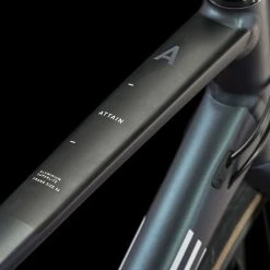 Cube Attain Deepblue´n´white -Vélo Soldes CUBE Attain deepblue n white 676100 3