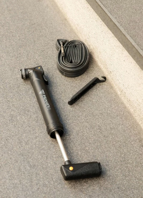 Mini Pompe à Vélo Peakini 2 - Topeak 8 Mini Pompe à Vélo Peakini 2 - Topeak – Image 6